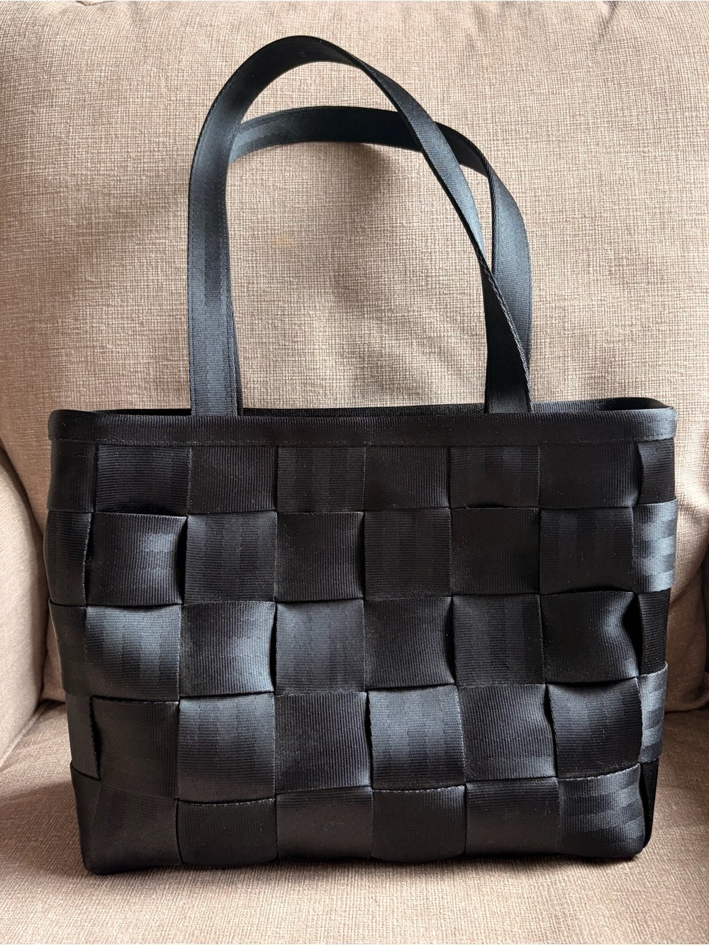 Black Harvey’s Seatbelt Bag Ribbon Tote Bag for Women